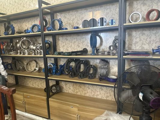 Customized Service SS304 Stainless Steel Sanitary Butterfly Valve with Hand Lever