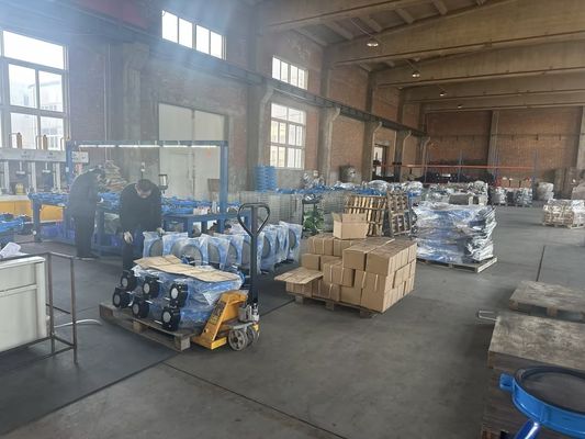 Customized Service SS304 Stainless Steel Sanitary Butterfly Valve with Hand Lever