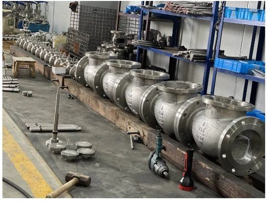 High Temperature Media Dn 600 Swing Check Valve with Diaphragm Structure Design